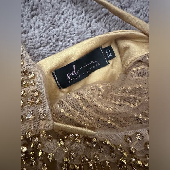 Steph Designs Custom Dress - Picture 4 of 5